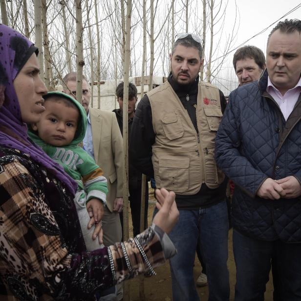 Hans Peter Doskozil im Flüchtlingslager im Libanon: "Natürlich bewegen einen diese Bilder. Das sind sehr starke persönliche Eindrücke. Man darf sich davon aber nicht beeinflussen lassen."