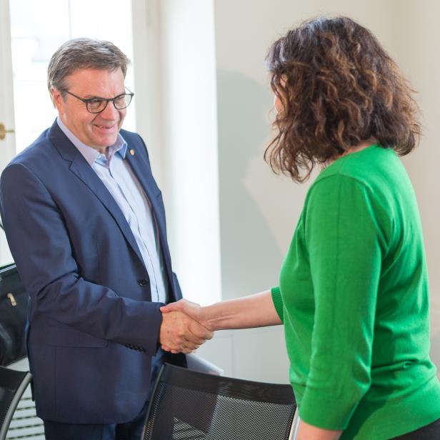 Landeshauptmann Günther Platter und Landeshauptmann-Stellvertreterin Ingrid Felipe anlässlich der Koalitionsgespräche in Tirol zwischen ÖVP und Grünen