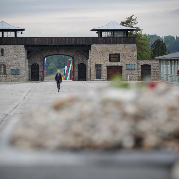 Bundespräsident Alexander Van der Bellen am Dienstag, 5. Mai 2020, im Rahmen einer Kranzniederlegung anlässlich des 75. Jahrestages der Befreiung des KZ Mauthausen