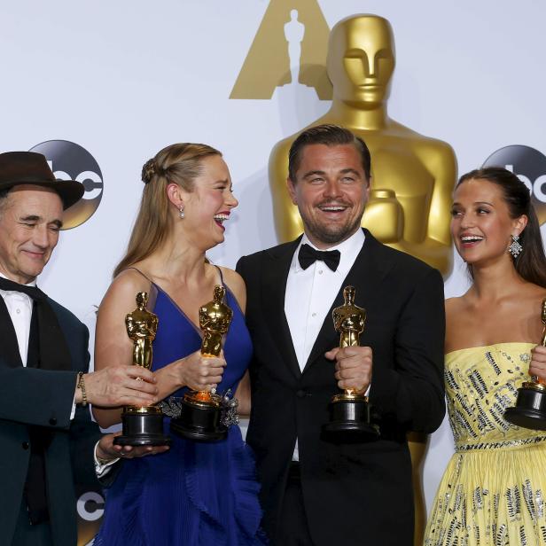 Die großen Gewinner aus 2016. Mark Rylance (Bester Nebendarsteller), Brie Larson (Beste Hauptdarstellerin), Leonardo DiCaprio (Bester Hauptdarsteller) und Alicia Vikander (Beste Nebendarstellerin).