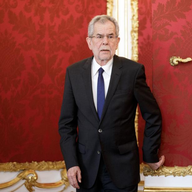 Der designierte Bundespräsident Alexander Van der Bellen in der Präsidentschaftskanzlei in Wien.