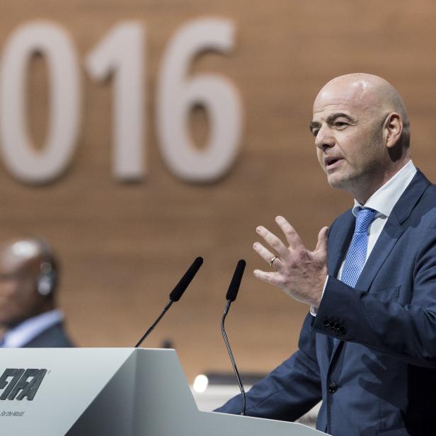 Gianni Infantino bei seiner Rede am außerordentlich abgehaltenen FIFA Kongress in Zürich.