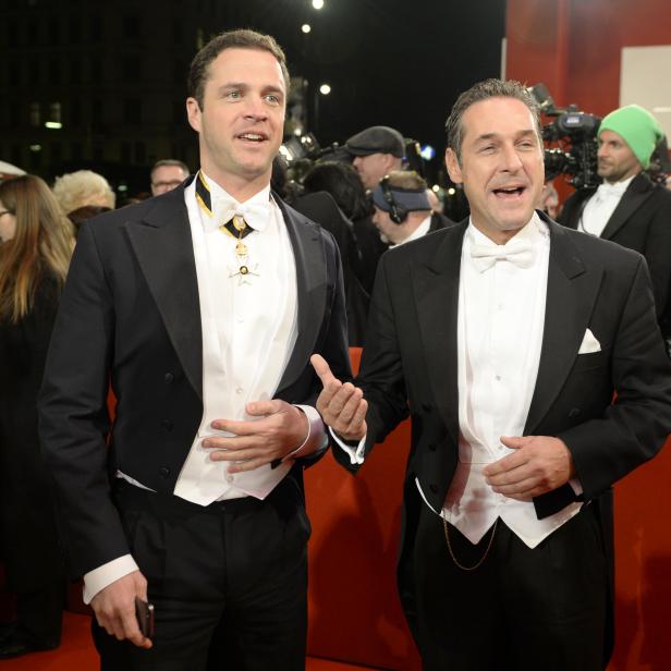 Wiens FPÖ-Chef Johann Gudenus (l.) und FPÖ-Bundesparteichef Heinz Christian Strache am Wiener Opernball im Jahr 2014