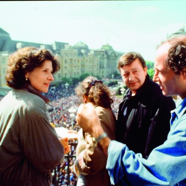 Antonia Rados, Georg Hoffmann-Ostenhof und Regisseur Robert Dornhelm 1990 in Temeswar