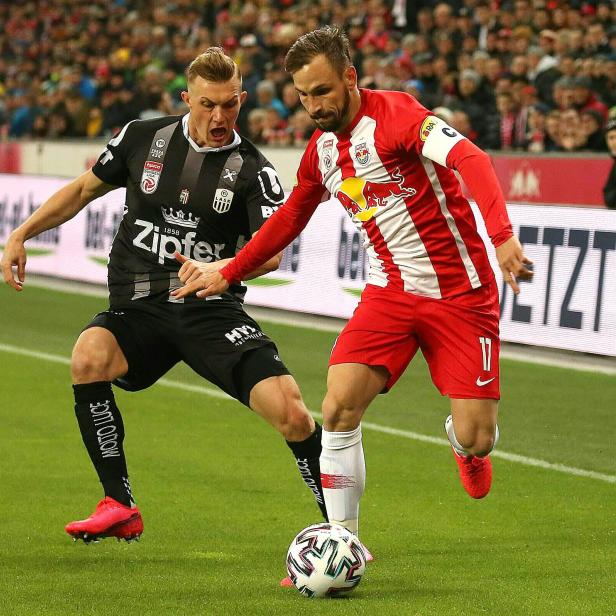 Thomas Goiginger (LASK) gegen Andreas Ulmer (FC Red Bull Salzburg).