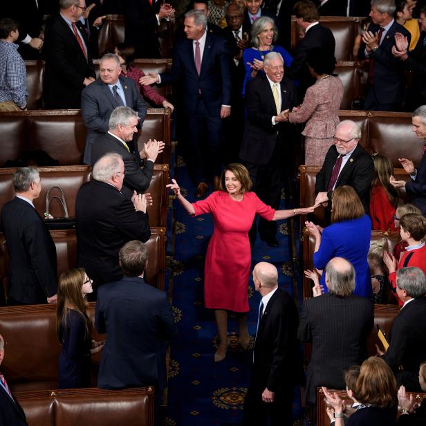 Sprecherin des US-Repräsentantenhauses Nancy Pelosi in der Mitte.