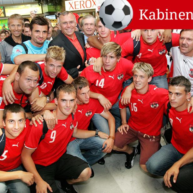 Die U20-WM-Helden von 2007 bei ihrer Ankunft am Flughafen Wien Schwechat (mit dem damaligen Bundeskanzler Alfred Gusenbauer).