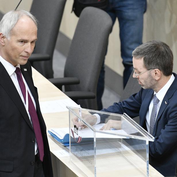 Der Generalsekretär im Bundesministerium für Inneres Peter Goldgruber und Innenminister Herbert Kickl