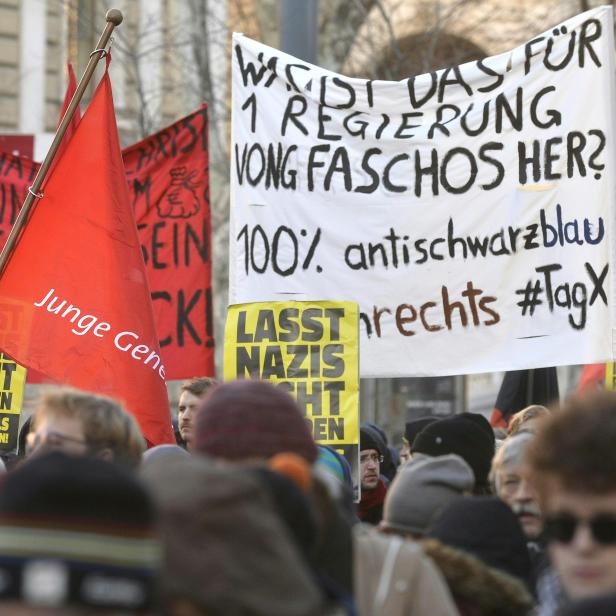 Demonstration gegen die neue ÖVP/FPÖ-Regierung