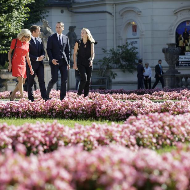 Frankreichs Präsident Emmanuel Macron und seine Gattin Brigitte auf Besuch in Salzburg bei Bundeskanzler Kern und Eveline Steinberger-Kern.