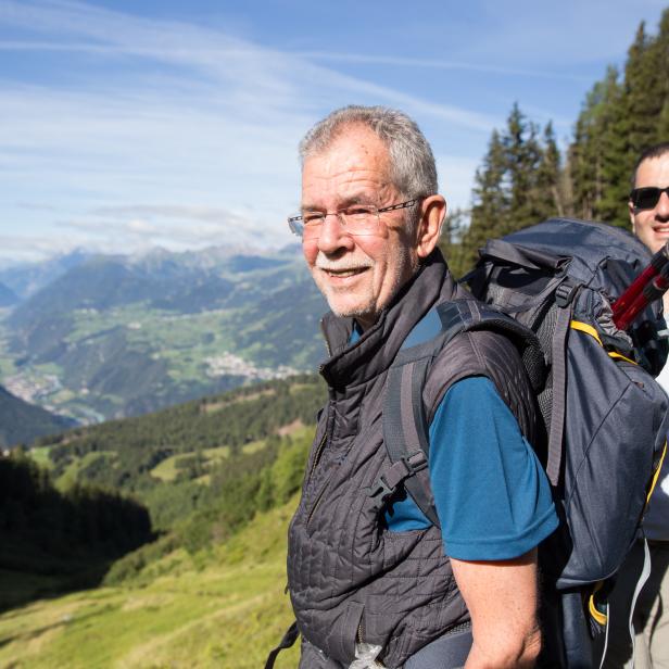 Alexander Van der Bellen im August 2016 bei einer Wanderung im Kaunertal.