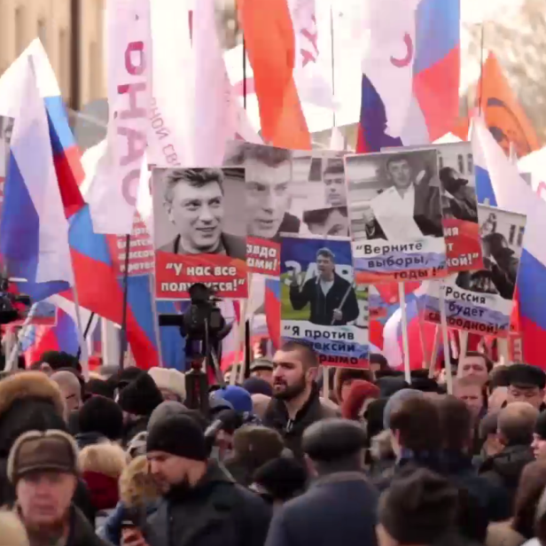 Demonstranten zu Mordfall Boris Nemtsov