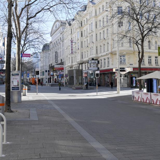 Blick auf die leer gefegte Wiener Mariahilferstraße am 16. März