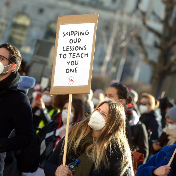 Demo gegen Reform: Eltern und Pädagogen gin- gen zuletzt auf die Straße.