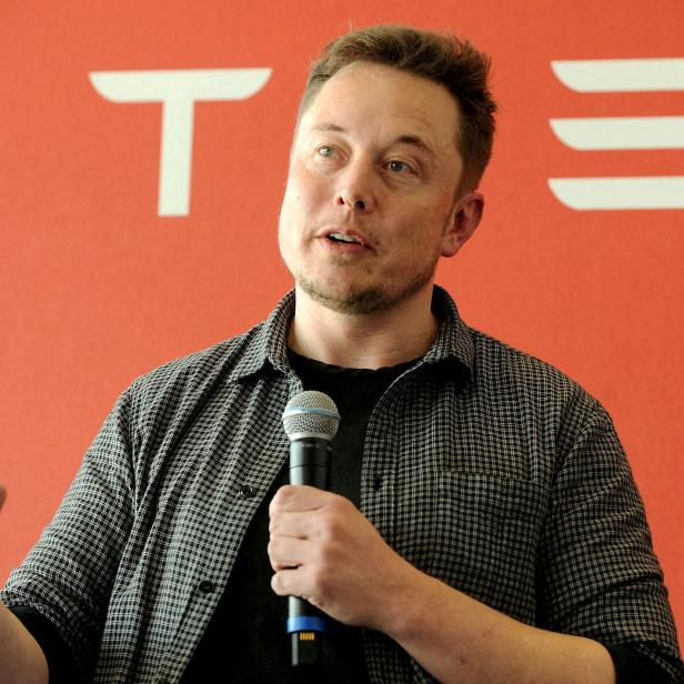 FILE PHOTO: Founder and CEO of Tesla Motors Elon Musk speaks during a media tour of the Tesla Gigafactory, which will produce batteries for the electric carmaker, in Sparks, Nevada, U.S. July 26, 2016.  REUTERS/James Glover II