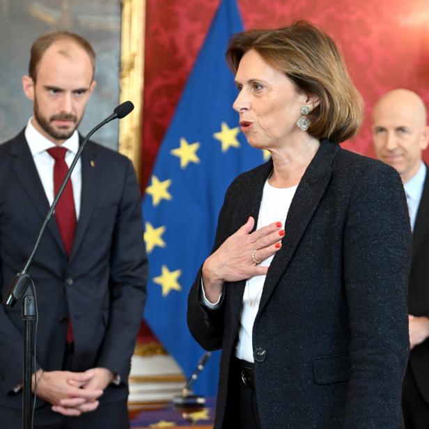 (v.l.) Florian Tursky (Staatssekretär Digitalisierung), Susanne Kraus-Winkler (Staatssekretärin Tourismus) und Bundesminister Martin Kocher (Arbeit und Wirtschaft) im Rahmen der Angelobung der neuen Regierungsmitglieder durch den Bundespräsidenten am Mittwoch, 11. Mai 2022, in Wien