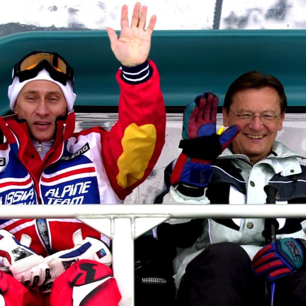 Wladimir Putin mit Bundeskanzler Wolfgang Schüssel im Februar 2001 bei der Ski.-WM in St. Christoph am Arlberg.