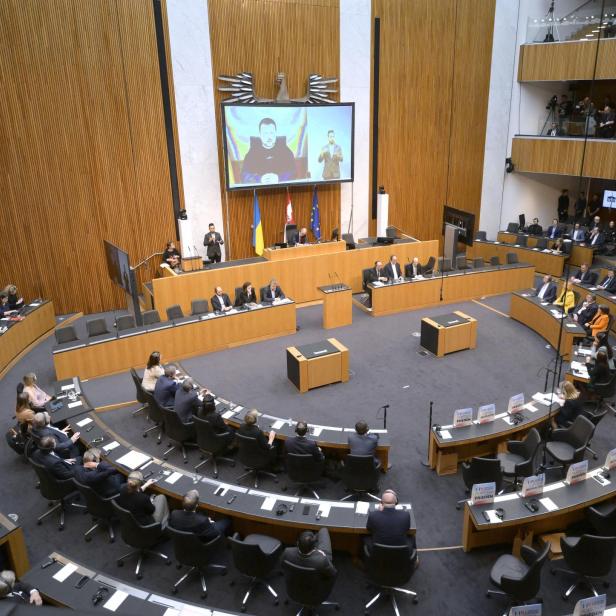 Präsident Wolodymyr Selenskyj im Parlament