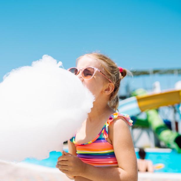 Sommer, Sonne, Zuckerwatte: In den Ferien bieten sich häufig Gelegenheiten zum Naschen.