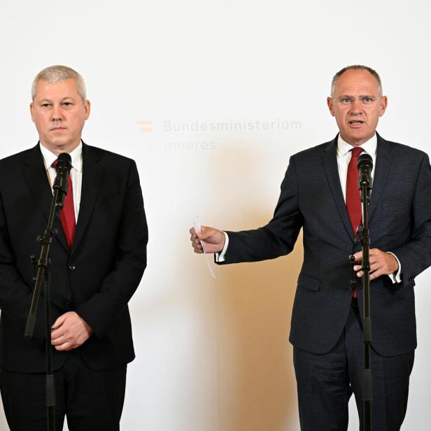 Der rumänische Vizepremier und Innenminister Cătălin Predoiu und Innenminister Gerhard Karner (ÖVP) am Mittwoch, 23. August 2023, nach einem Arbeitsgespräch im Innenministerium in Wien