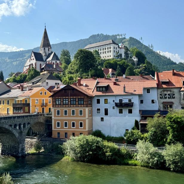 Die Stadt Murau mit Blick auf das Schloss.