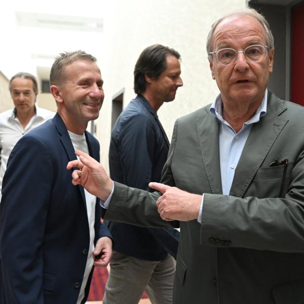 ÖFB-Präsident Klaus Mitterdorfer, Sportchef Peter Schöttel und der Salzburger Landespräsident Herbert Hübel (v.li.)