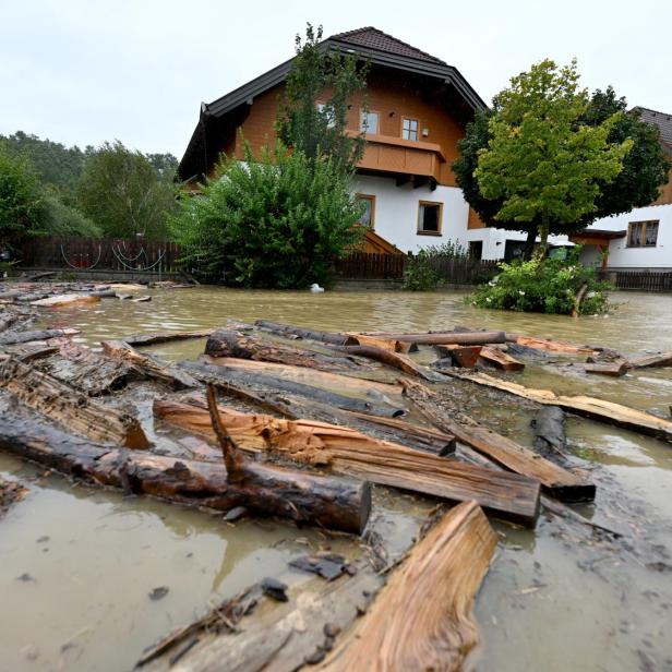 Die aktuelle Lage in einer teilevakuierten Wohnsiedlung in Kapelln, Niederösterreich.