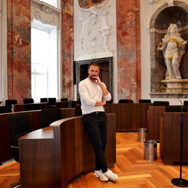 Georg Dornauer im Tiroler Landtagssitzungssaal 