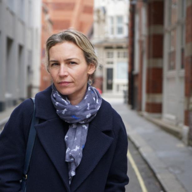 Lea Ypi, albanisch-britische Philosophin, wird die Eröffnungsrede der Festwochen 2025 halten. 46-215018111