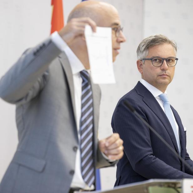 Wifo-Chef Gabriel Felbermayr gemeinsam mit Magnus Brunner (ÖVP) bei einer Pressekonferenz im Jahr 2022.