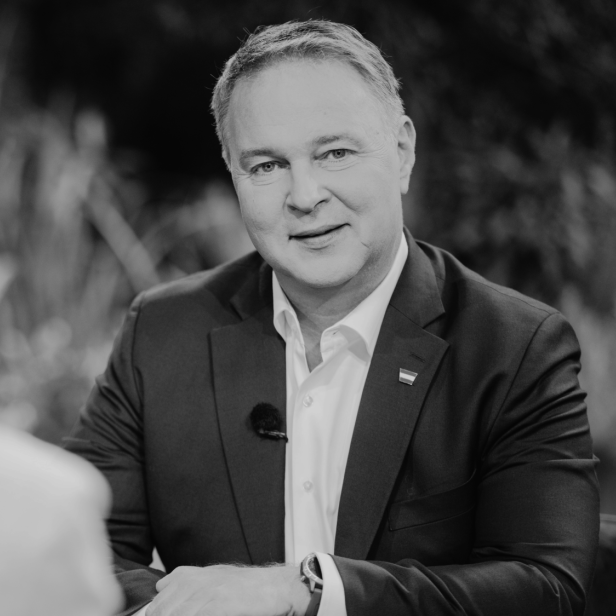 Auf dem Bild befindet sich der österreichische Vizekanzler im Interview im Rahmen des ORF Sommergesprächs
