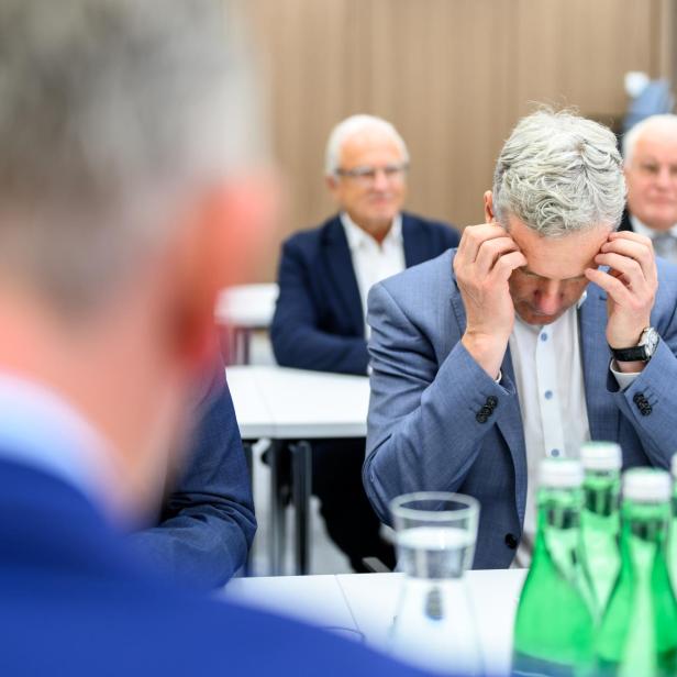 Obmann des Fachverbandes der Metalltechnischen Industrie Christian Knill  bei den KV-Verhandlungen