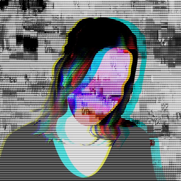 Ein verpixeltes Bild der mutmaßlichen Betrügerin Sanela G.