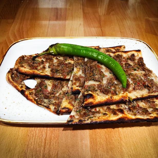 Das Bild zeigt ein Etli Ekmek