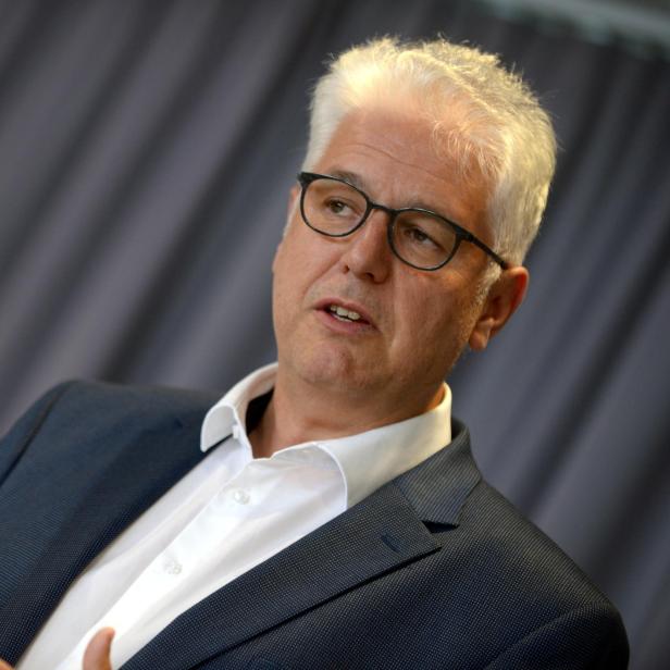 ÖGK-Obmann Andreas Huss während einer Pressekonferenz 2020