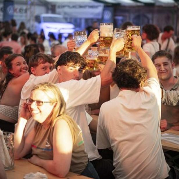 Der neue Brau Union Bierkulturbericht präsentiert Konsumtrends in modernem Design