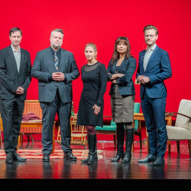 Stefan Melichar, Martin Ortner, Anna Thalhammer, Marina Delcheva und Jakob Winter im Theater Akzent.
