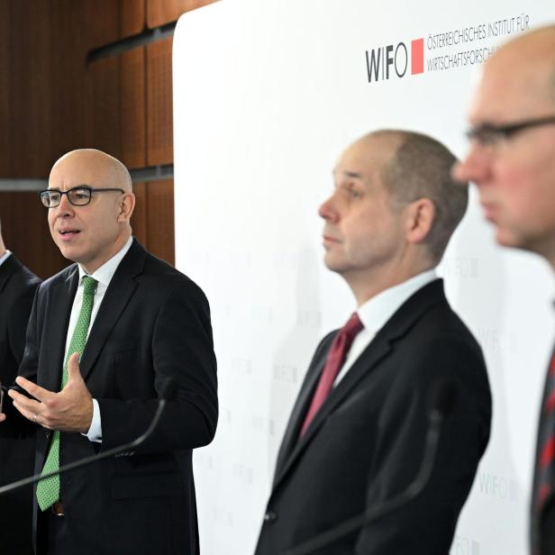 Wirtschaftsforscher bei der Konjunkturprognose