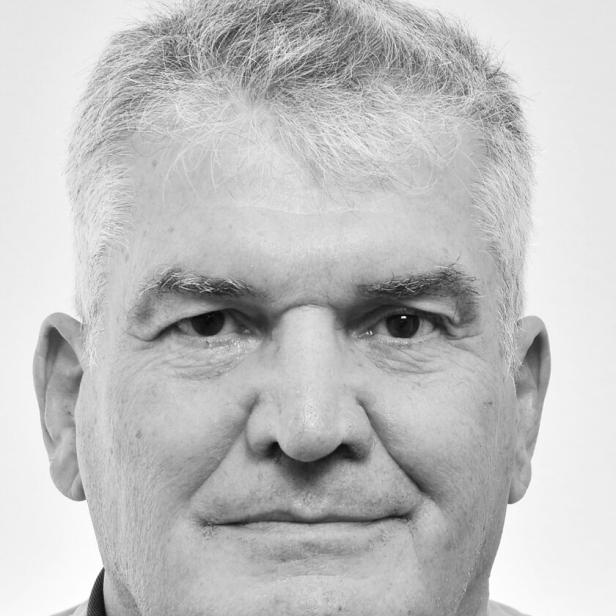 Ein schwarzweiß Porträt von Gottfried Schellmann.