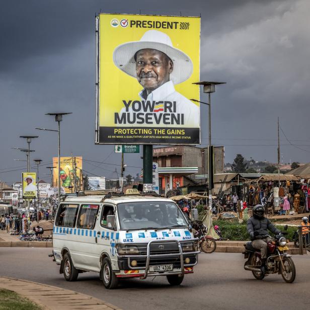 Wahlkampfplakat in Kampala, der Hauptstadt von Uganda 