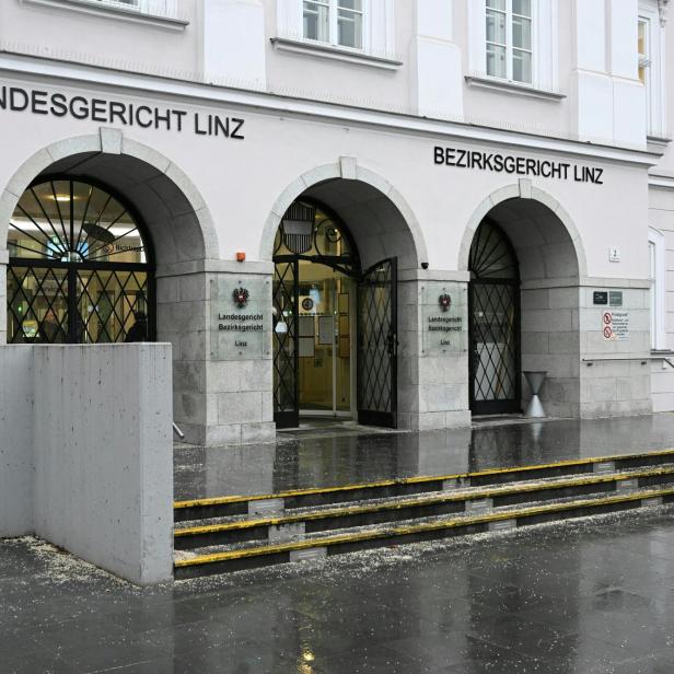 zu sehen ist eine Außenaufnahme des Landesgericht bzw. Bezirksgericht Linz, aufgenommen am Mittwoch, 11. Februar 2026 in Linz.