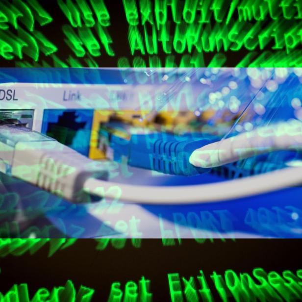 WLAN-Router mit Codes im Hintergrund