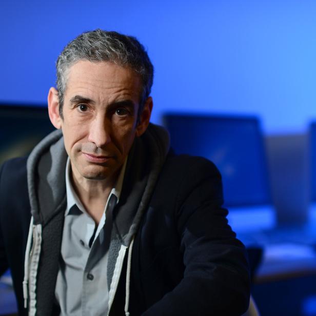 Douglas Rushkoff a new professor in media studies at Queens College