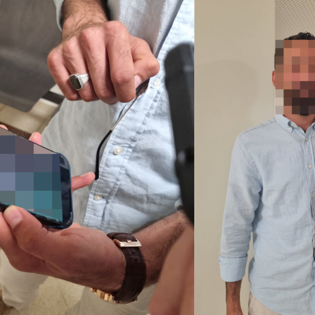 Links ein Bild wie der Zeuge ein Handyfoto herzeigt, rechts der Zeuge: er hat ein blaues Hemd an und hält ein Handy in der Hand.