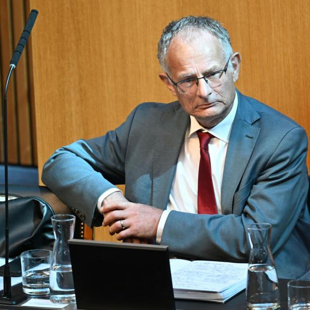 Finanzminister Marterbauer im Parlament