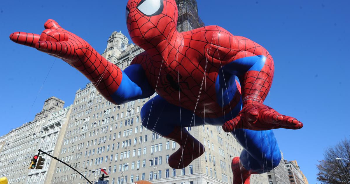 Wie müsste Spiderman in der Realität aussehen? | profil.at