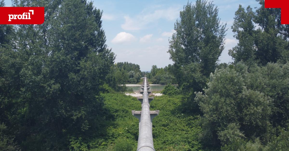 Eine-Pipeline-gegen-die-Zeit-Der-lriese-im-Garten