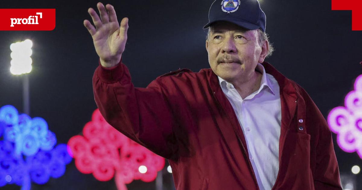 Daniel-Ortega-oder-wie-kleidet-man-sich-wenn-man-eine-Diktatur-ausruft-
