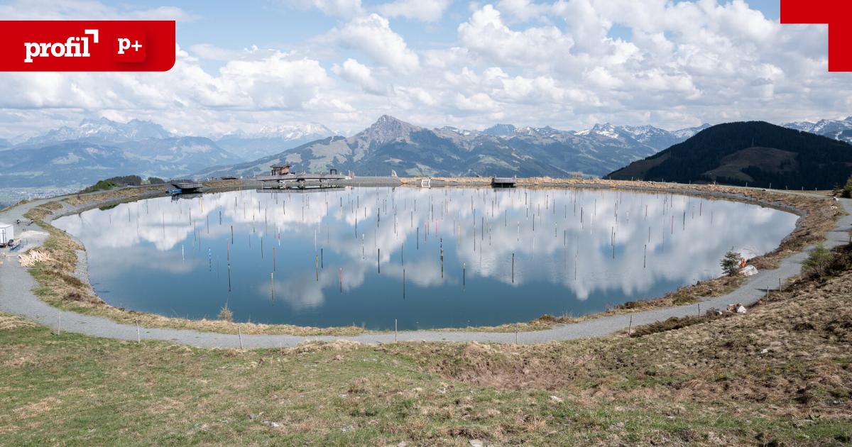 Fotograf-Lois-Hechenblaikner-mischt-fr-hlich-das-TV-Bergdoktor-Dorf-Ellmau-auf