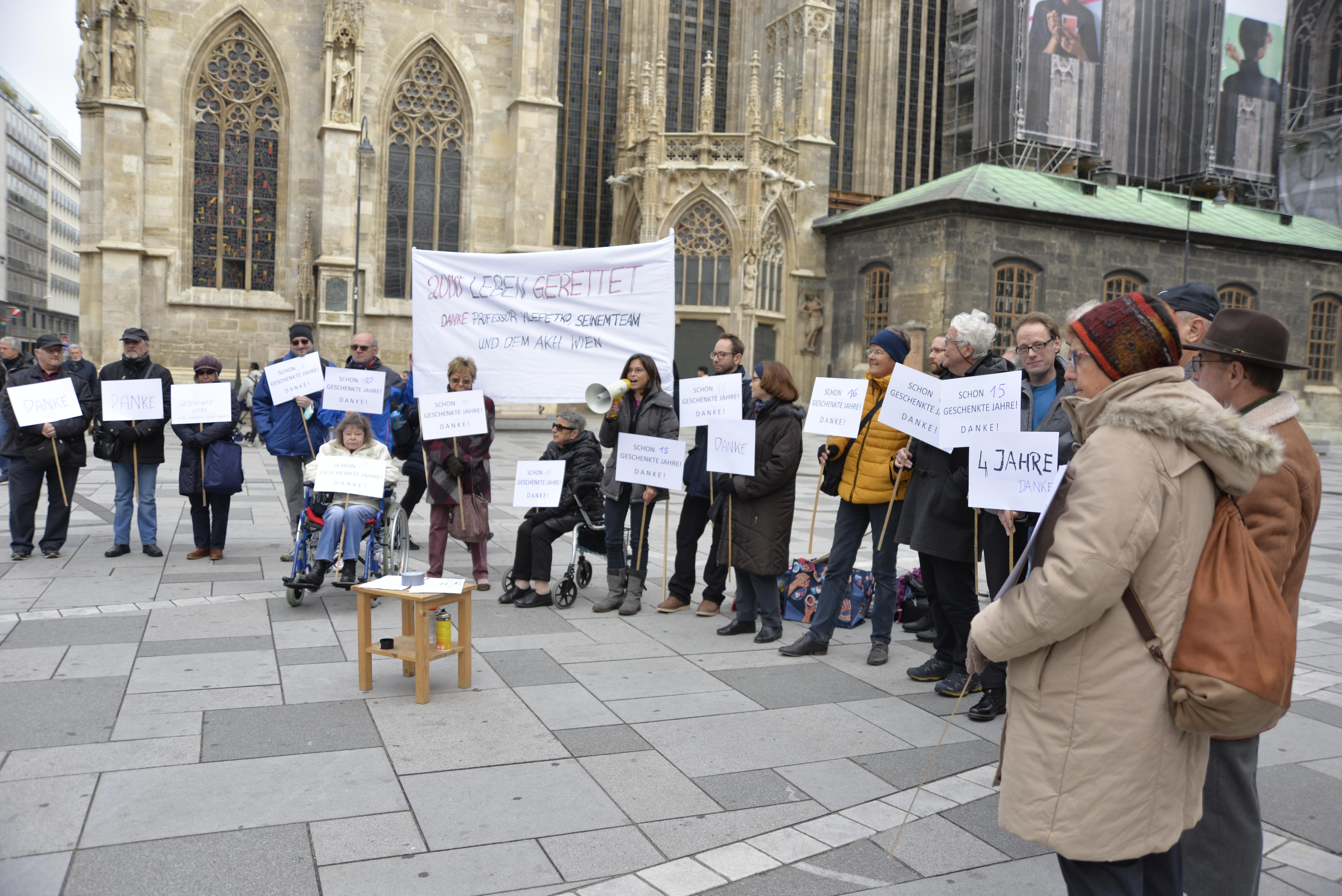 Transplantationspatienten demonstrierten am Wiener Stephansplatz